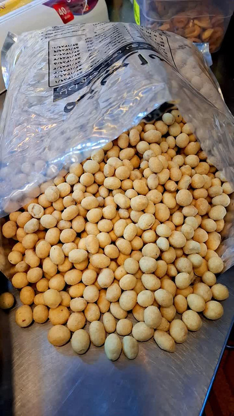 بادام زمینی روکش دار چیزبال نانا